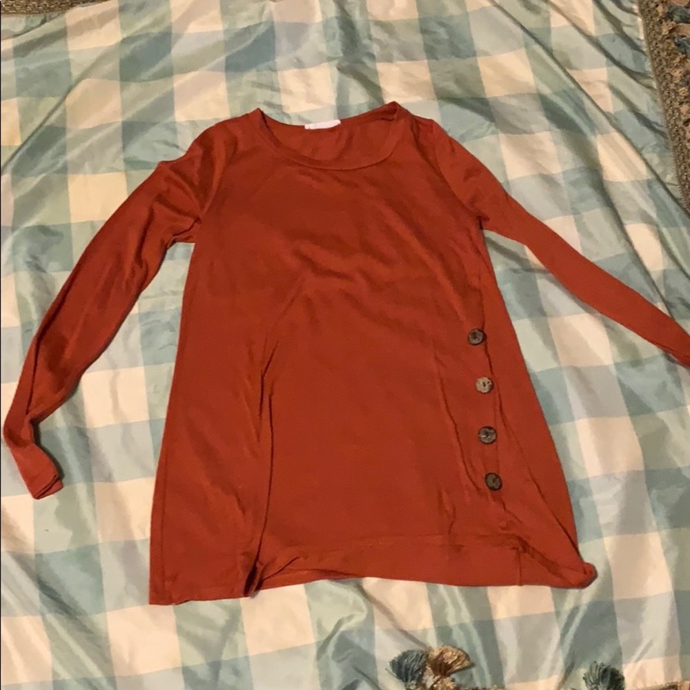 3/$10 Orange top with button detailing